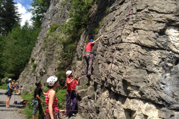Outdoor-Kletterkurse – Kletterschule YOYO Outdoor-Kletterkurse – Kletterschule YOYO